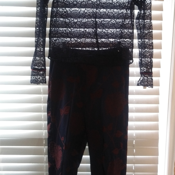 Lace long sleeve top - Picture 4 of 4